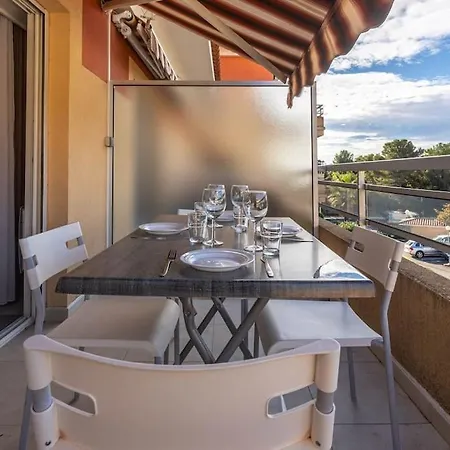 Appartement Joli 65m2 Piscine Parking