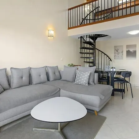 Joli 65m2 Piscine Parking Apartament *