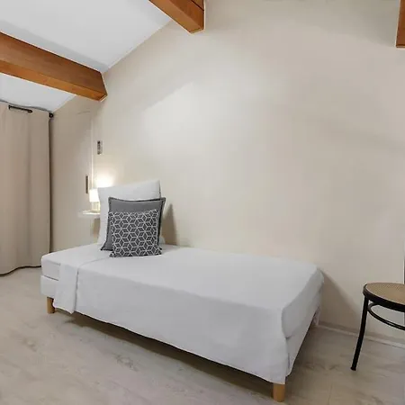 Joli 65m2 Piscine Parking Apartament *